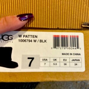 New without tags Dark Brown never worn
Perfect condition